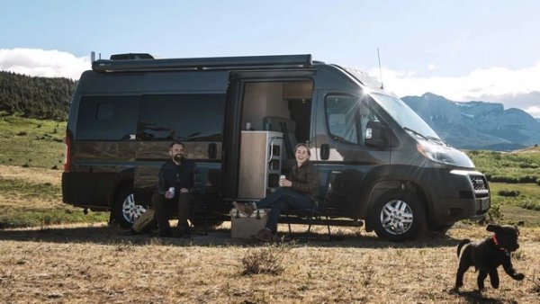 Американската марка Airstream представи Rangeline Touring Coach, като това е първият RV, изграден на базата на Ram ProMaster V6 - американският близнак на микробуса Fiat Professional. Задвижването е с 3,6-литров двигател Pentastar V6, който доставя 280 к.с. и е съчетан с 9-степенна автоматична скоростна кутия.